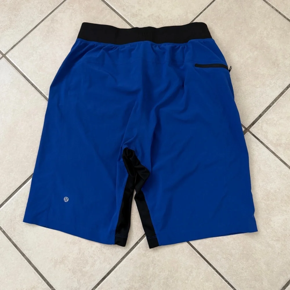 LULULEMON T.H.E. SHORT 11” LINERLESS BLACK BLUE COLOR SIZE MEDIUM EUC